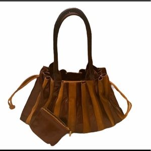 Bodhi pleated leather bag